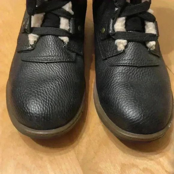 Khombu black leather faux fur lined lace up boots.size 8.5 - Picture 2 of 12